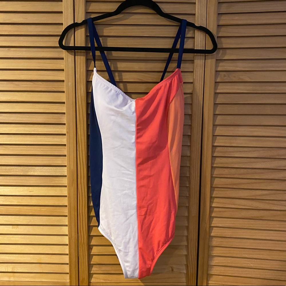 Color block one piece bathing suit